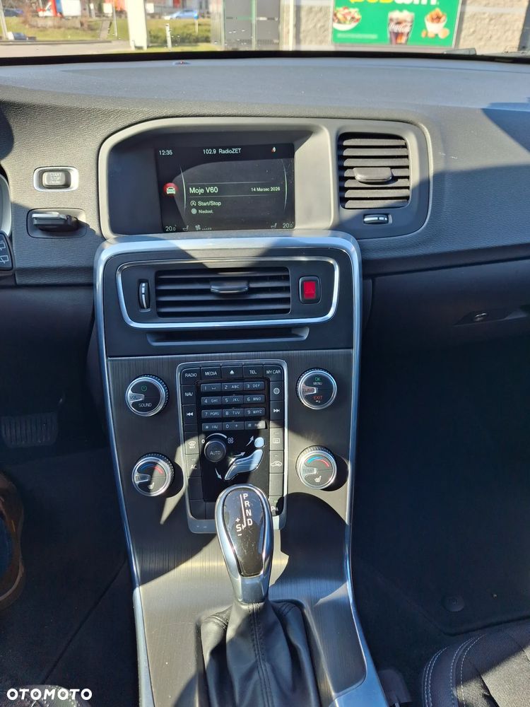 Volvo V60 D2 Momentum - 10