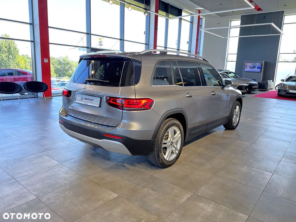 Mercedes-Benz GLB - 9