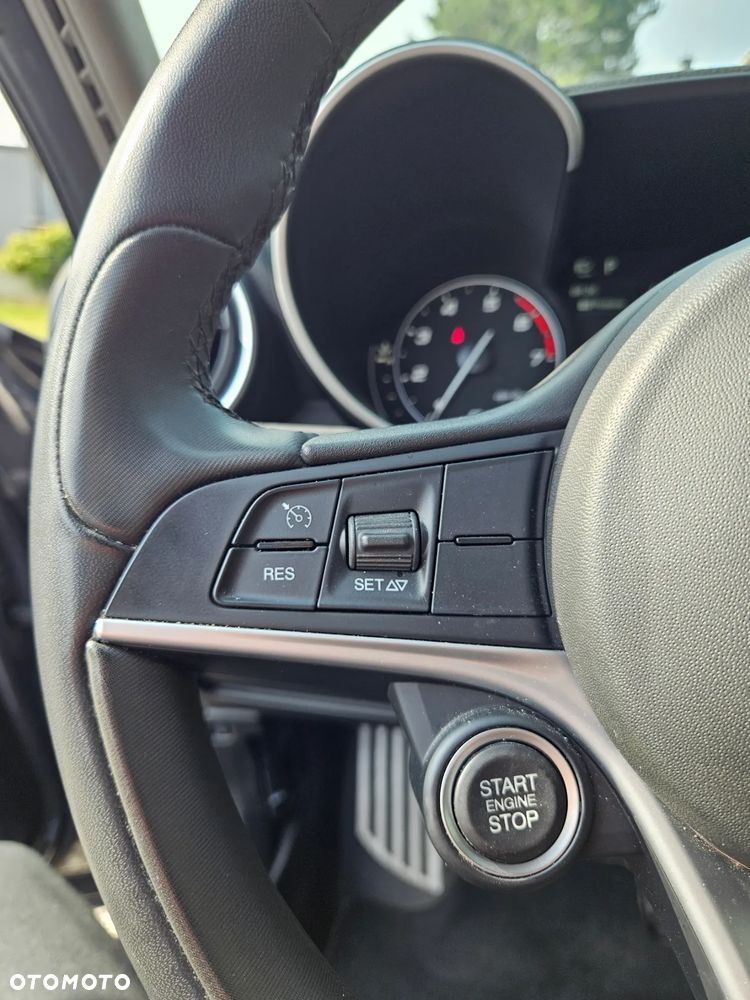 Alfa Romeo Giulia 2.0 Turbo Veloce Q4 - 17