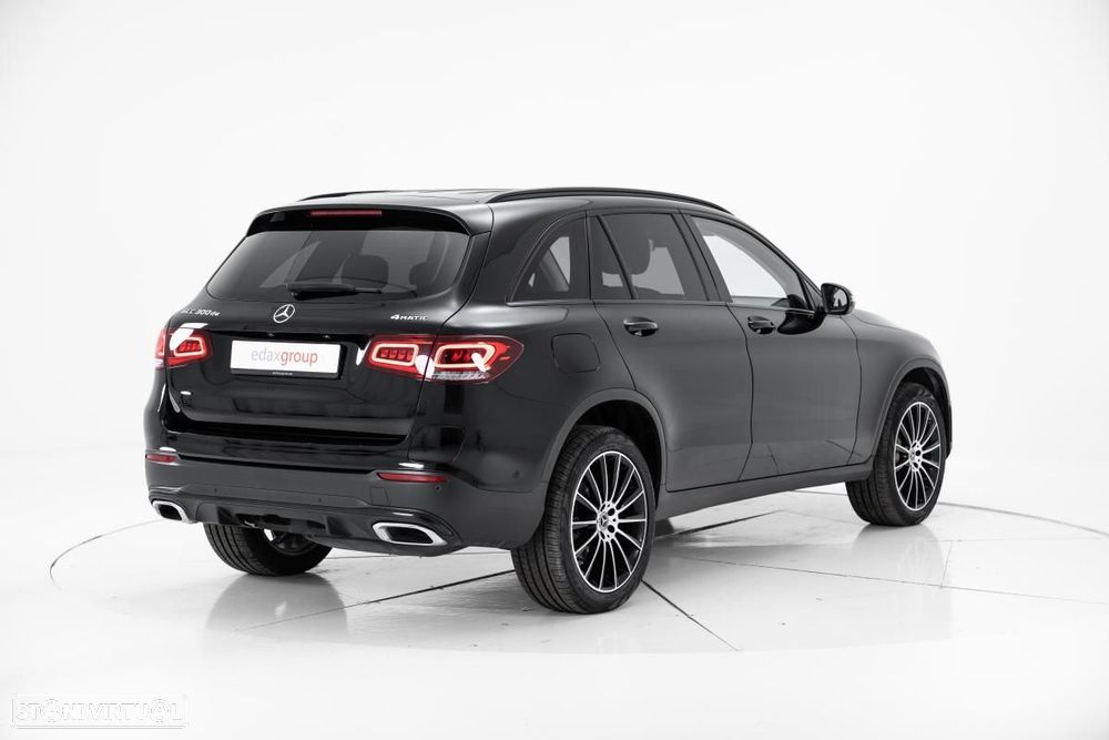 Mercedes-Benz GLC 300 de 4Matic 9G-TRONIC AMG Line — fotografia 3