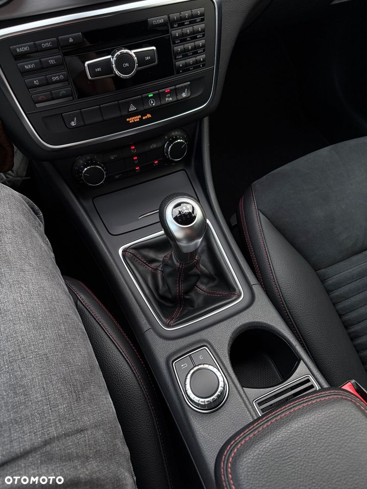 Mercedes-Benz GLA 200 AMG Line - 24