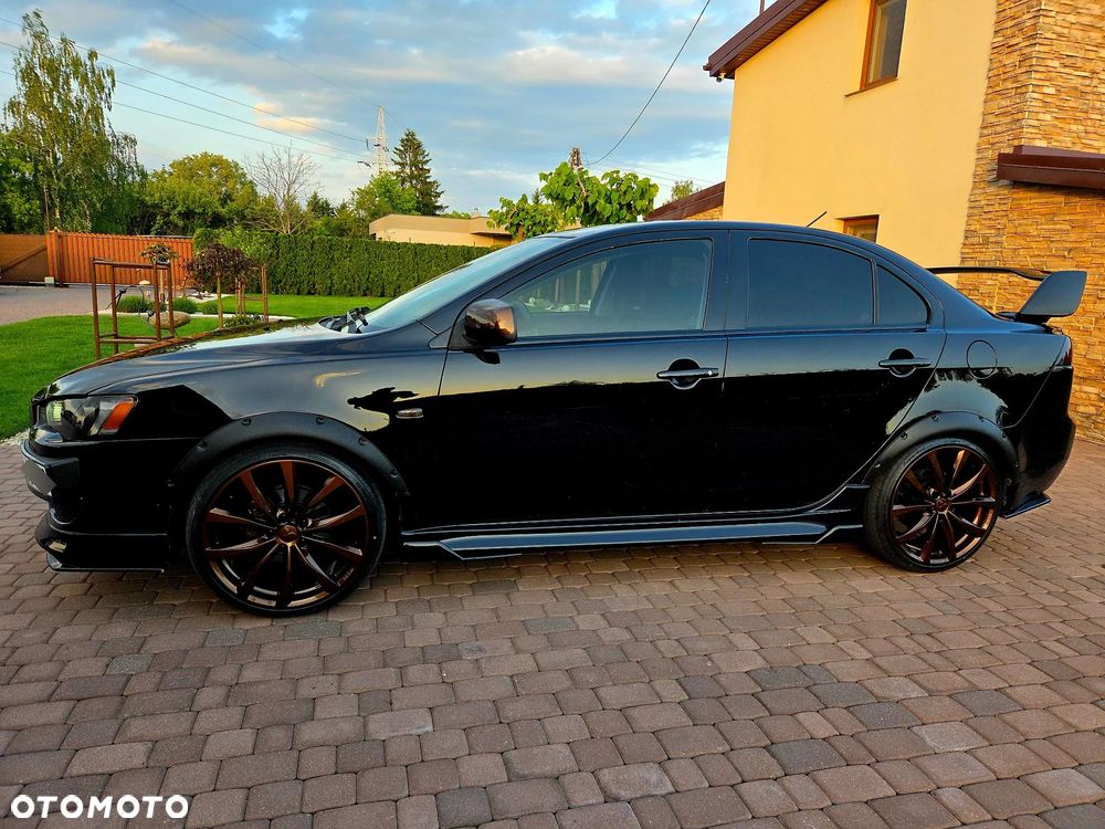 Mitsubishi Lancer - 10