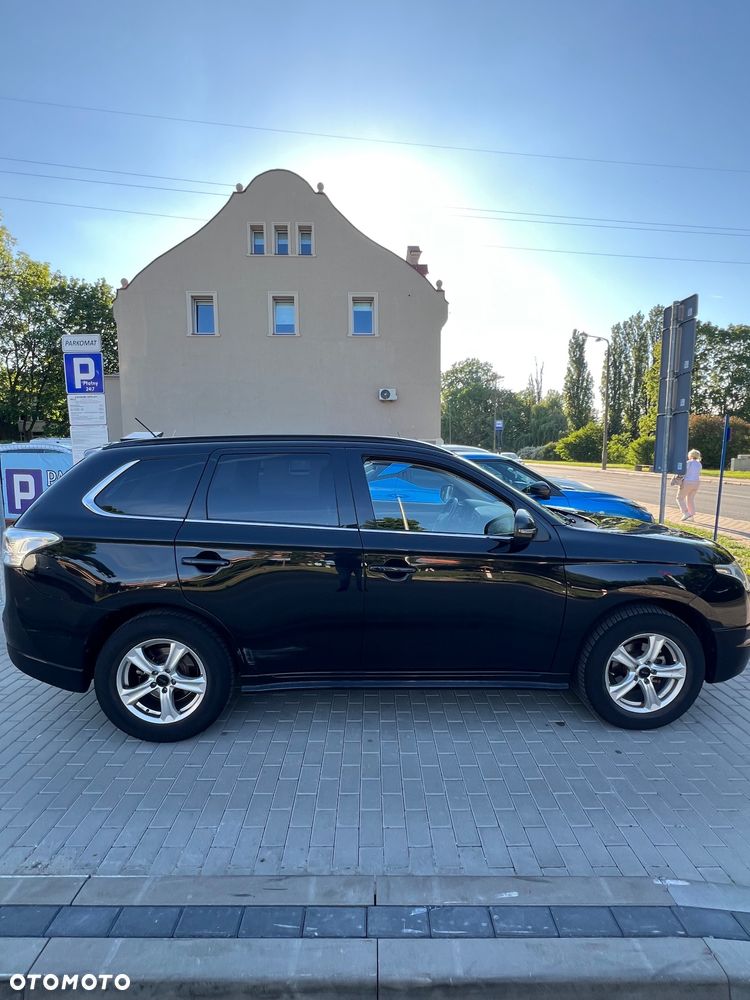 Mitsubishi Outlander 2.2 DID Intense - 9