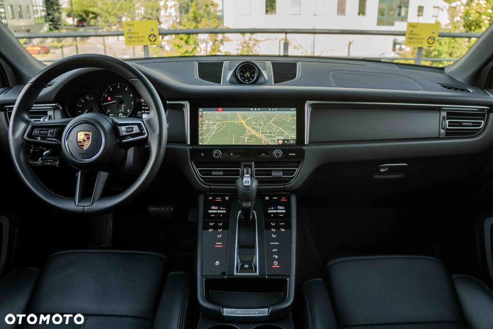 Porsche Macan Standard - 3