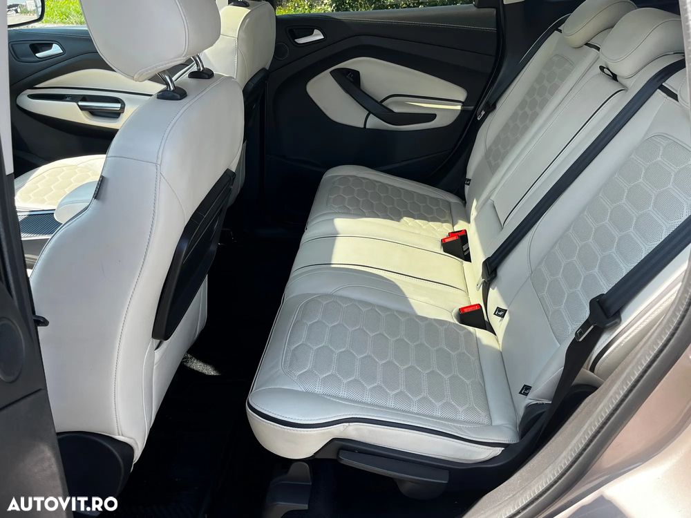 Ford Kuga 2.0 TDCi 4WD Powershift Vignale - 11