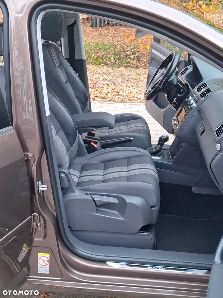 Volkswagen Touran 1.6 TDI DPF BlueMotion Technology DSG MATCH - 16