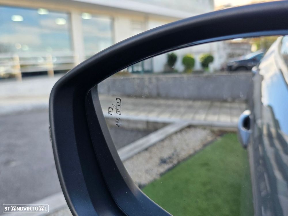 Peugeot 2008 1.2 PureTech GT EAT8 - 22