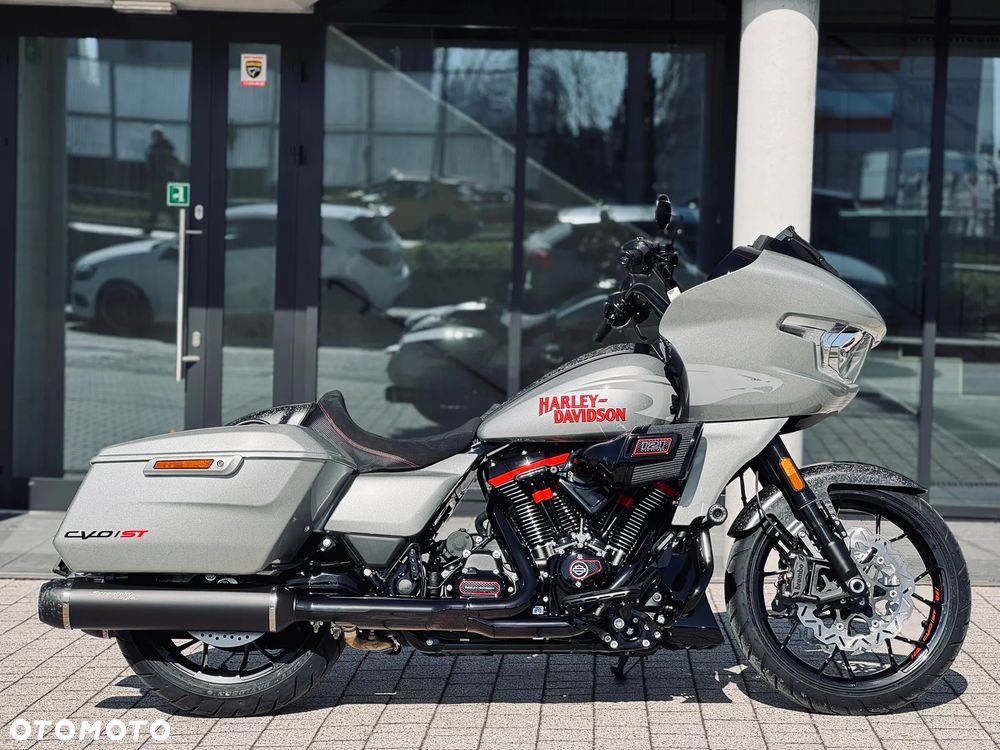 Harley-Davidson Touring Road Glide - 2