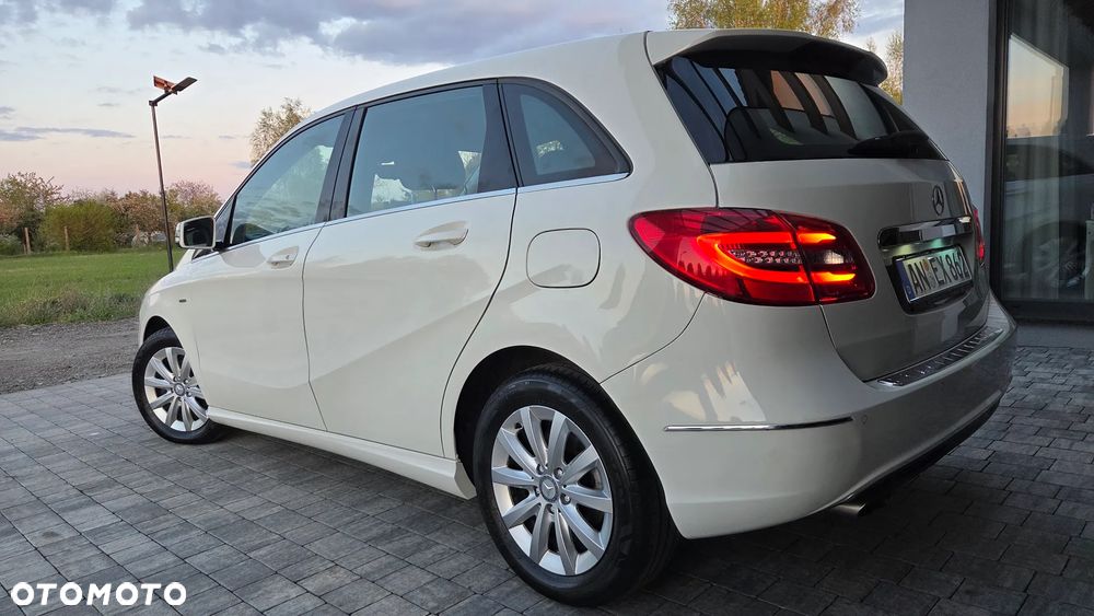 Mercedes-Benz Klasa B 180 (BlueEFFICIENCY) - 27