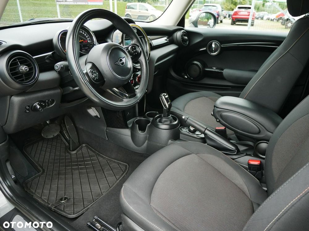 MINI ONE Classic Trim - 19