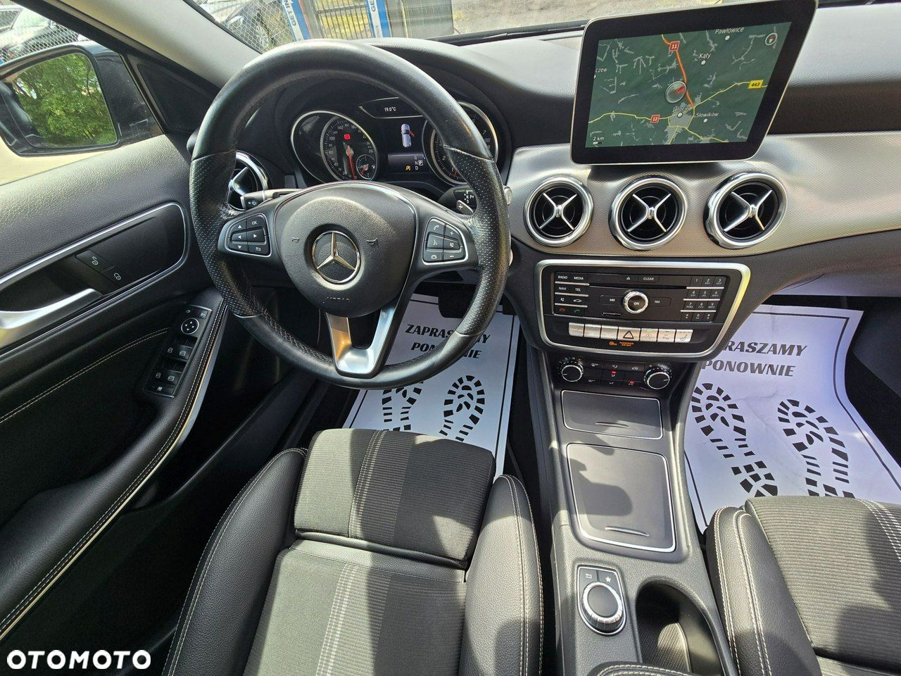 Mercedes-Benz GLA - 26
