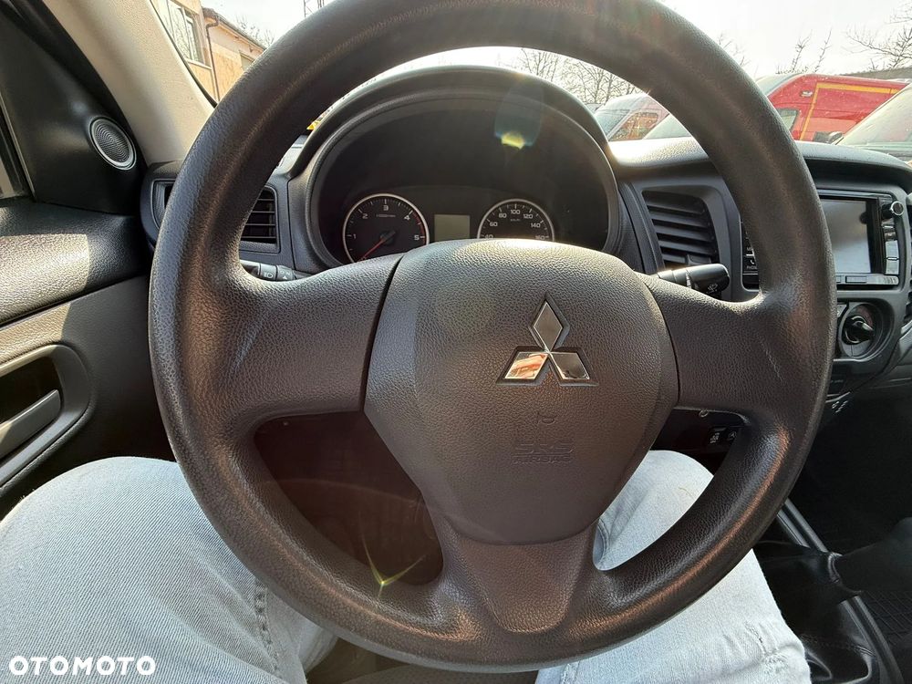 Mitsubishi L200 2.4 d CC Invite - 8