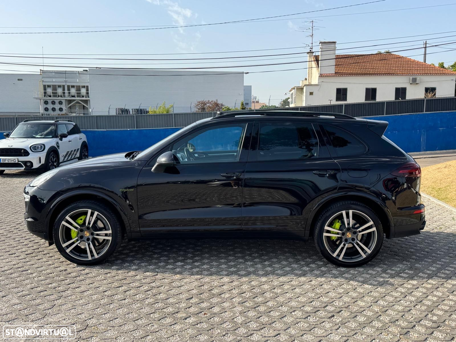 Porsche Cayenne - 4