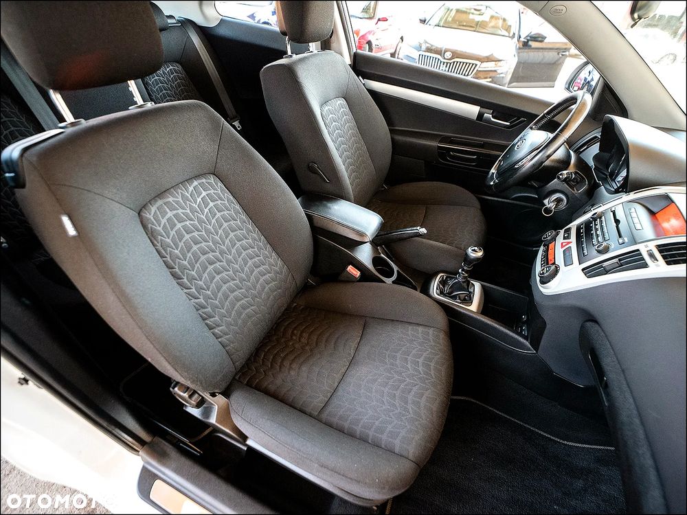 Kia ProCeed - 34