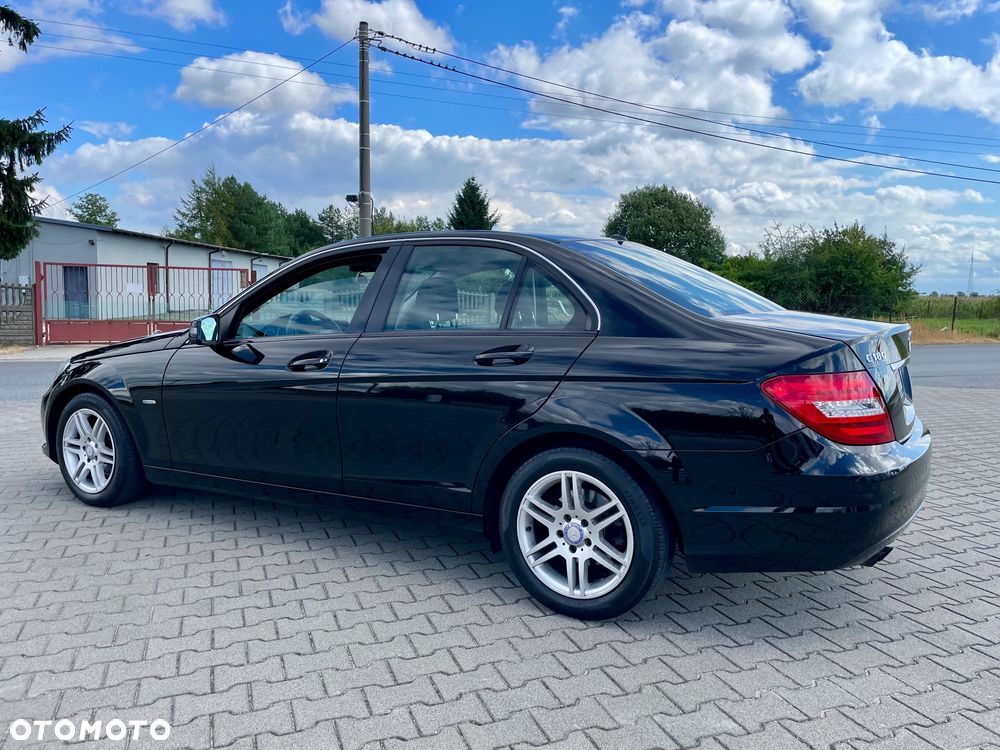 Mercedes-Benz Klasa C 180 CGI BlueEff Elegance - 5