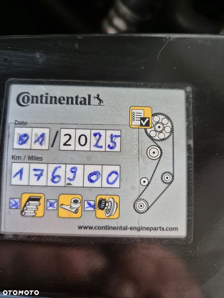 Volkswagen Passat 2.0 TDI SCR DSG Comfortline - 23