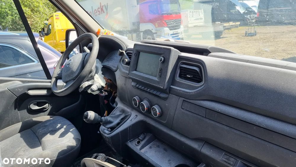 Nissan INTERSTAR - 16