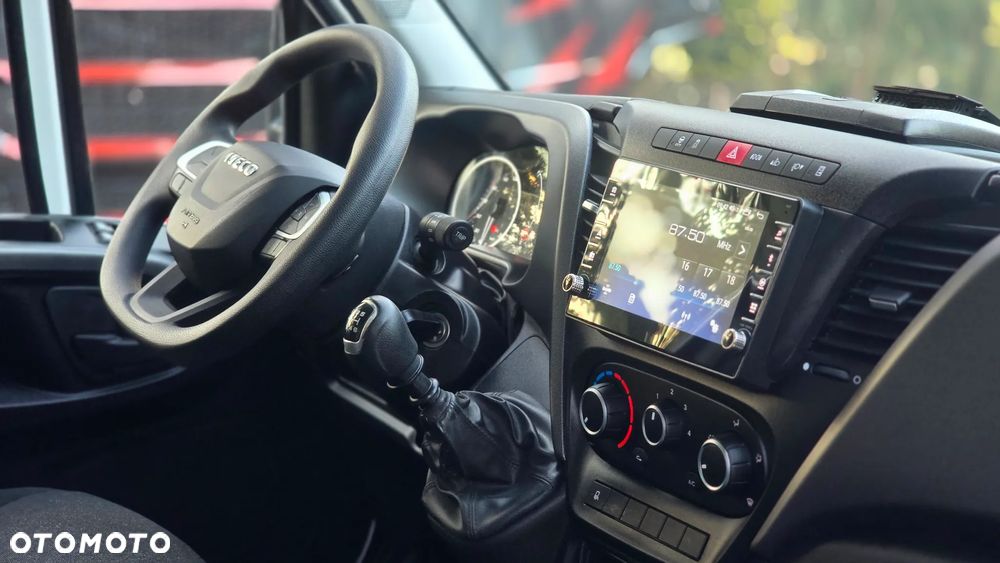 Iveco ❗️❗️DAILY 3.0 180Km 50C18 JAK NOWY ❗️❗️NOWY MODEL / CHŁODNIA MROŹNIA -32 +32 / ZASILANIE 230V / PIERWSZY WŁASCICIEL / NAVI / KAMERA COFANIA / FULL LED / TEMPOMAT AKTYWNY / BLIŹNIAKI / GRUBA SCIANKA / ZABUDOWA IGLOOCAR / AGREGAT CARRIER / WERSJA WZMOCNIONA / FULL OPCJA / SERWIS ASO / SALON POLSKA / 35C15 50C15 35C18❗❗ JAK Z SALONU - NOWY -❗❗ - 34