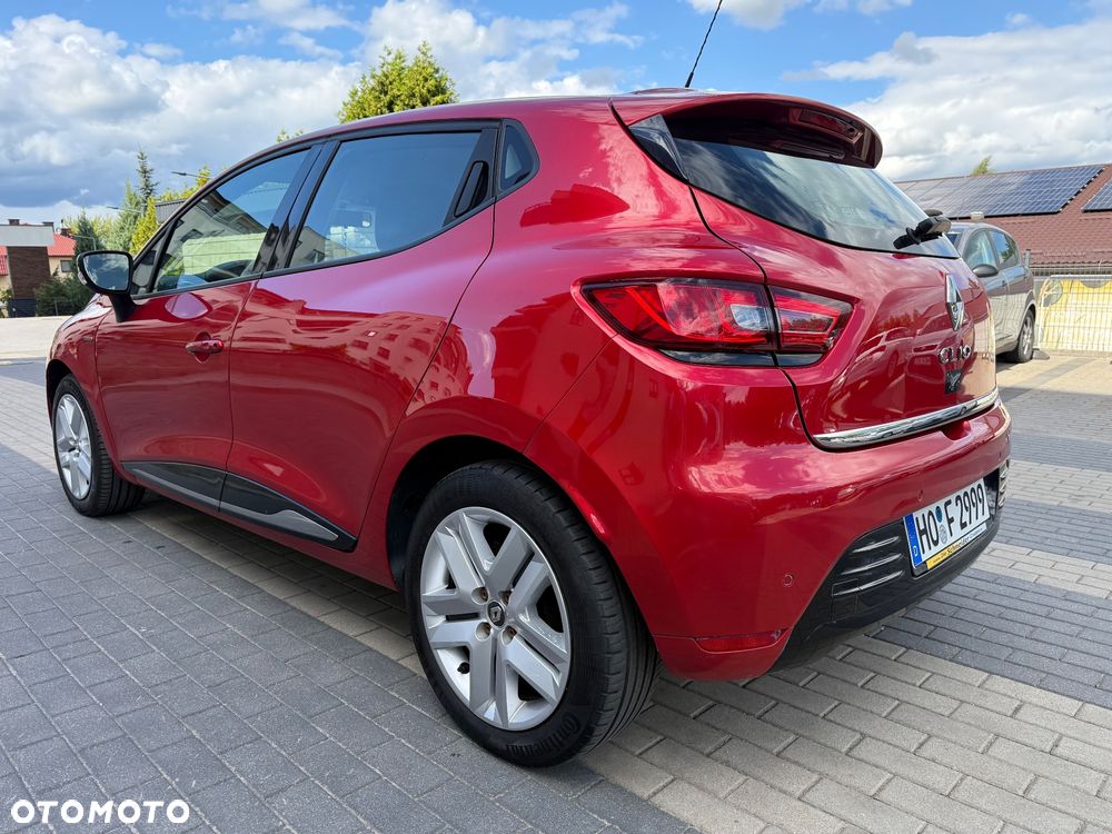 Renault Clio 1.2 16V 75 LIMITED - 11