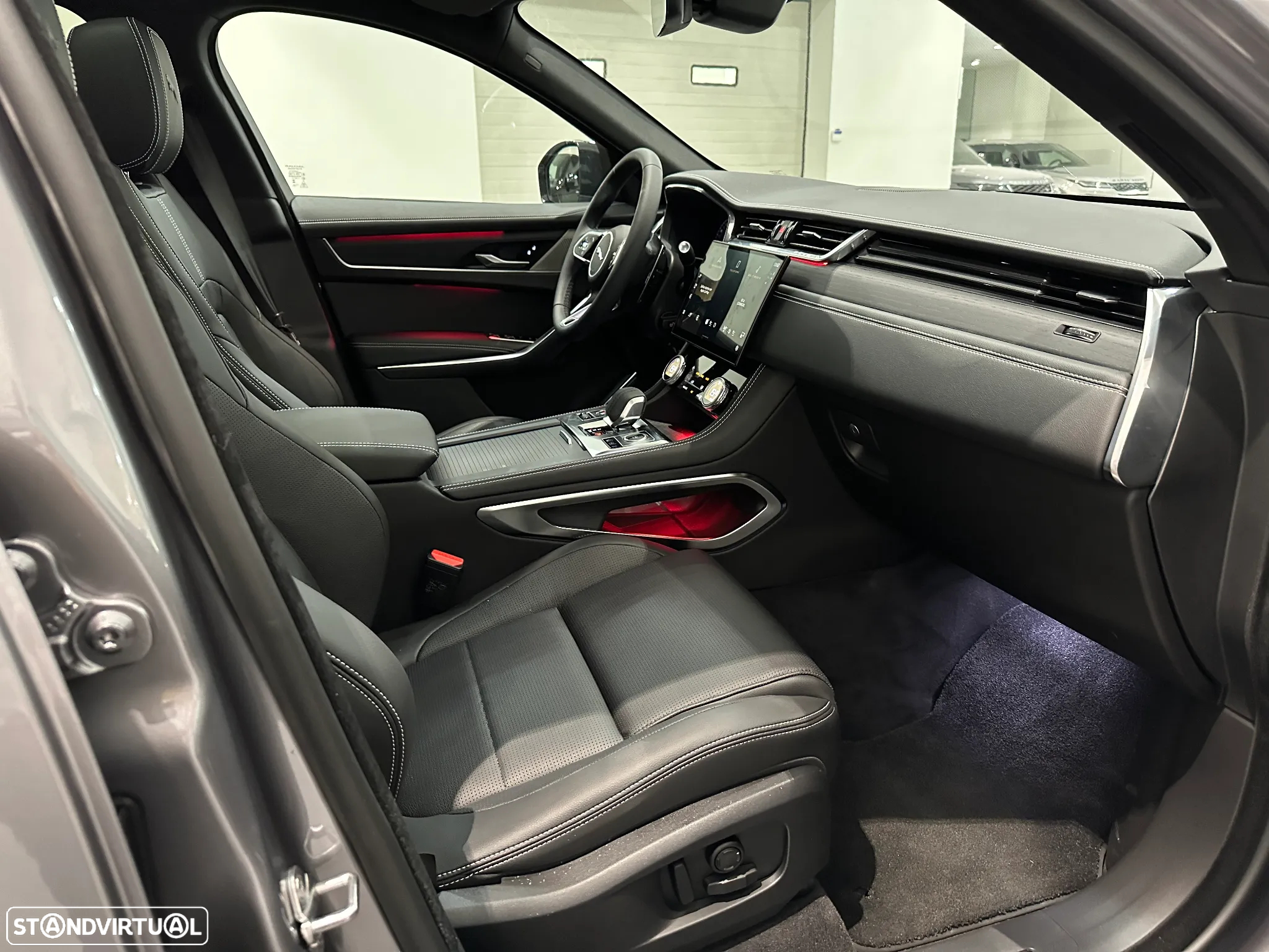 Jaguar F-Pace 2.0 P400e AWD R-Dynamic S - 7
