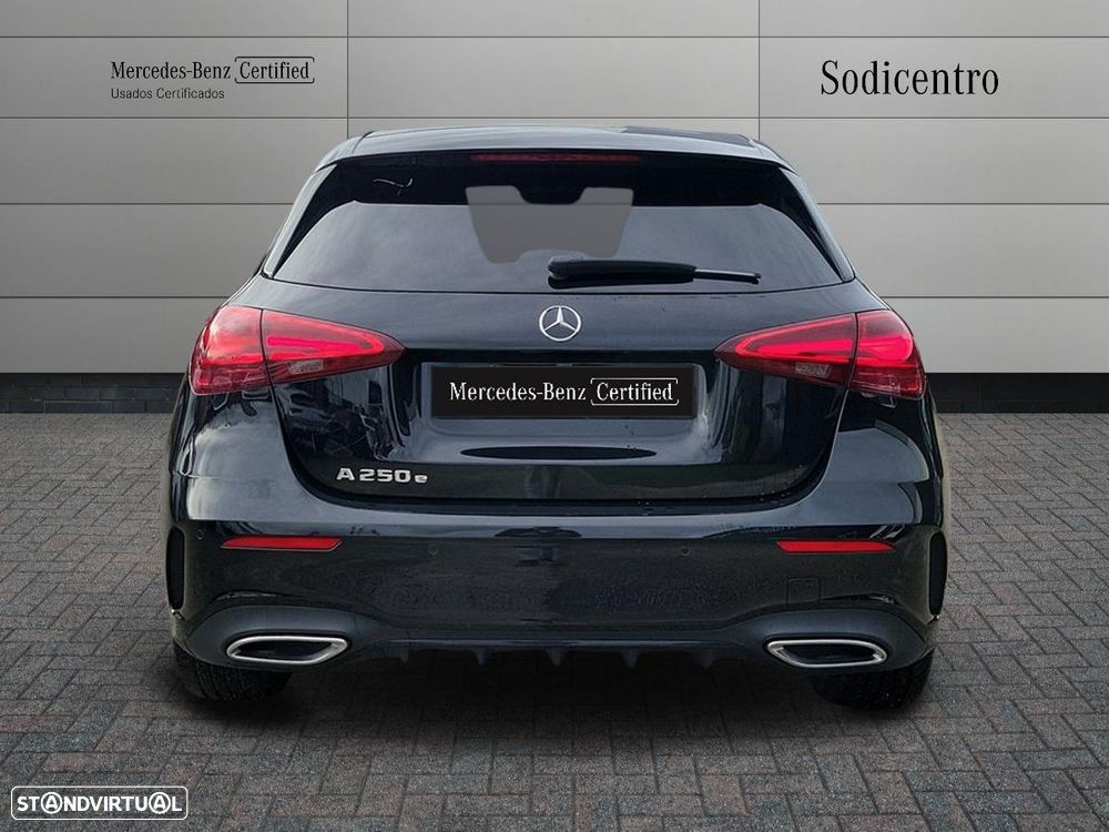 Mercedes-Benz A 250 e AMG Line - 6