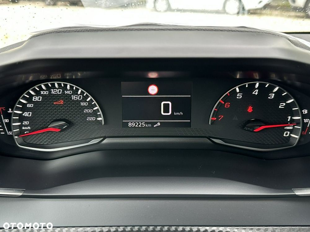 Peugeot 208 - 23