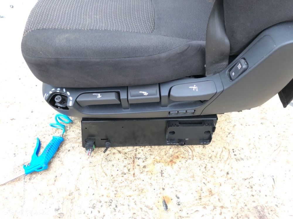 FOTEL LEWY PRZÓD  DAF XF 2012 - 2022 FT 460 - 4