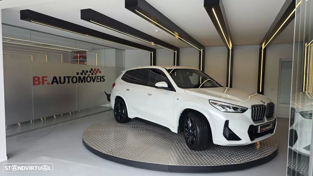 BMW iX1 xDrive30 Pack Desportivo M - 5