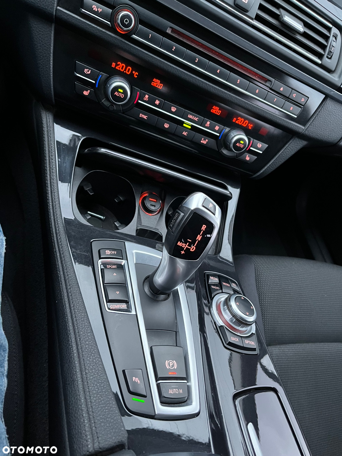 BMW Seria 5 518d Sport Line - 15