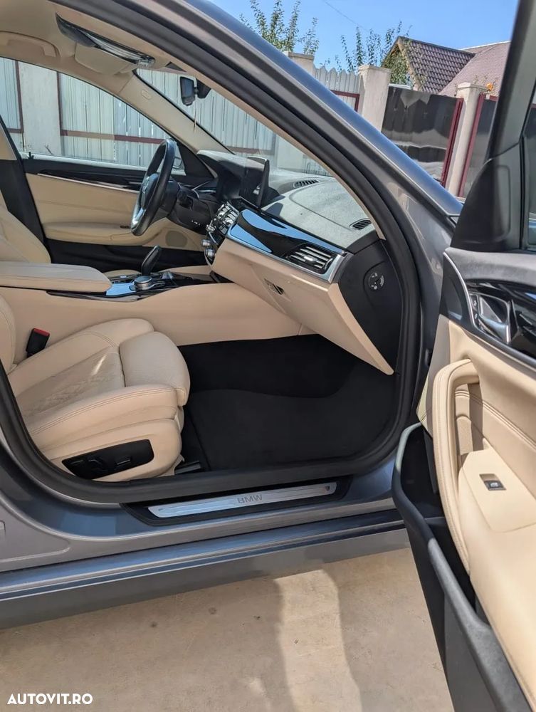 BMW Seria 5 530e Touring Aut. - 12