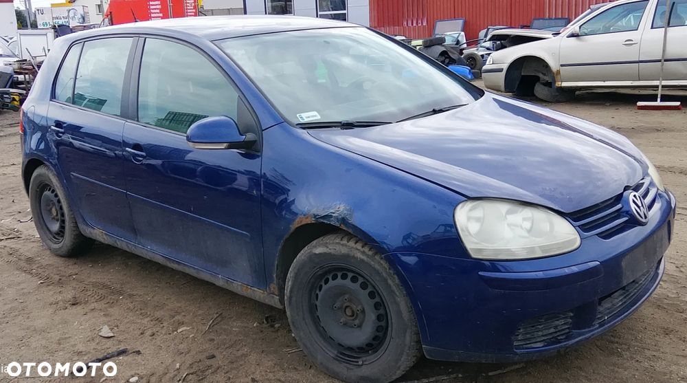 VW GOLF V - 3
