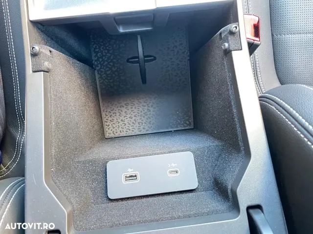 Jaguar E-Pace P200 AWD R-Dynamic Black - 35