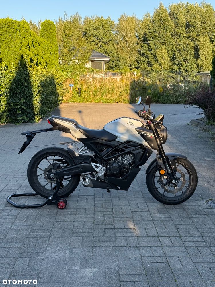 Honda CB - 1