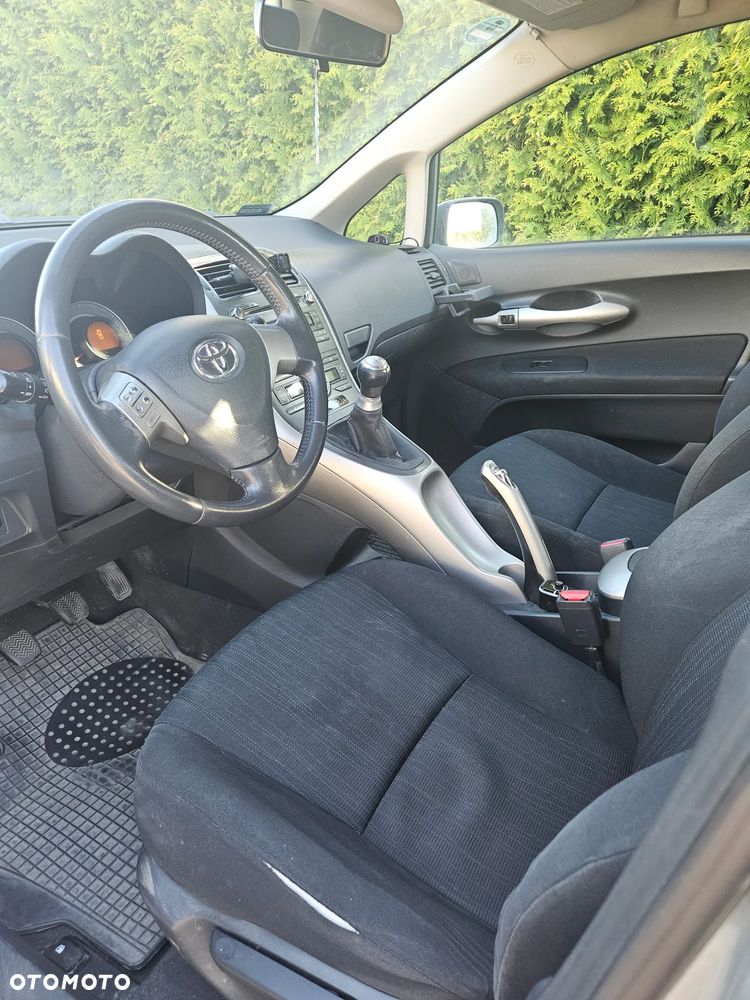 Toyota Auris 1.4 D-4D Luna - 10
