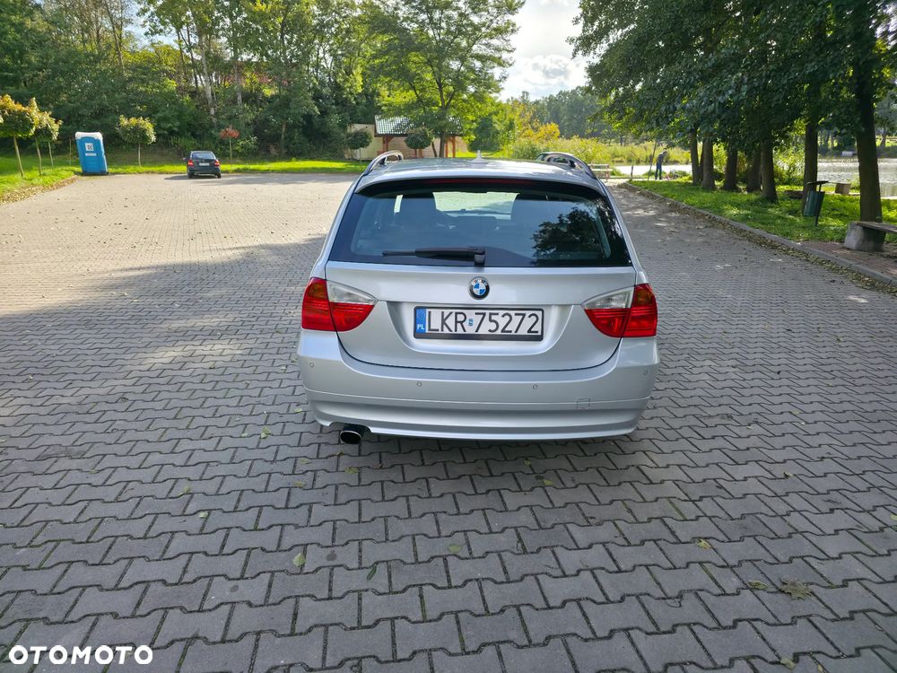 BMW Seria 3 318i Touring - 7