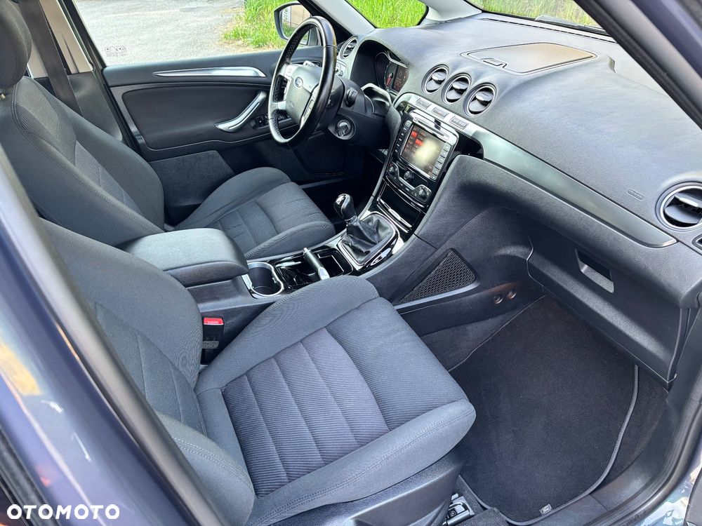 Ford S-Max 2.0 Titanium - 24