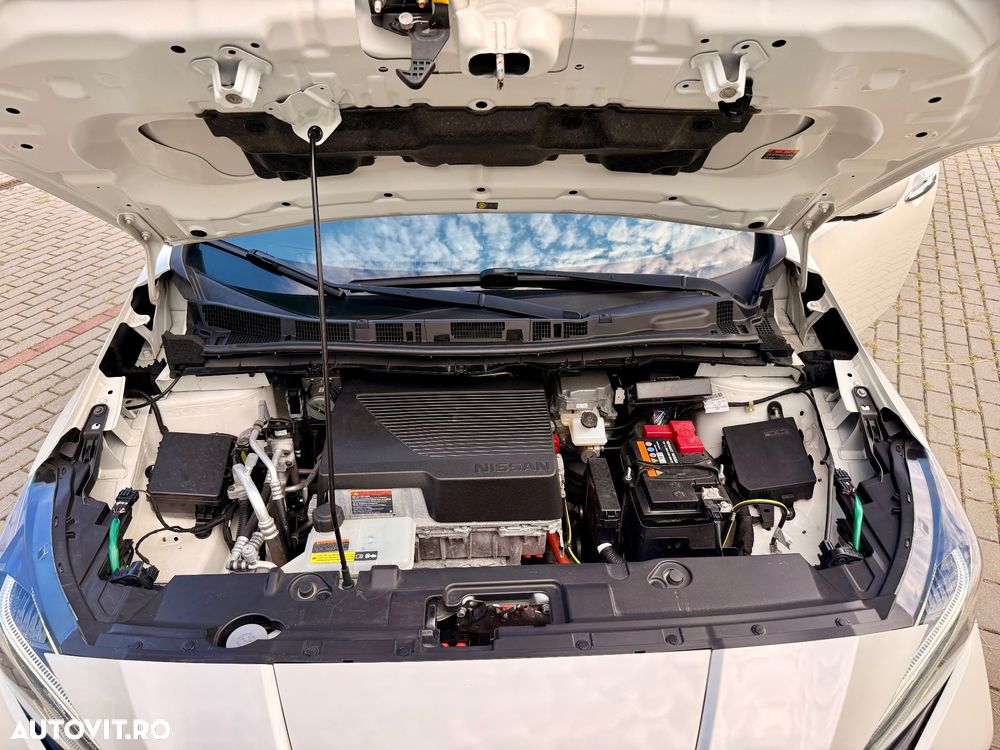 Nissan LEAF 40 kWh N-Connecta - 28