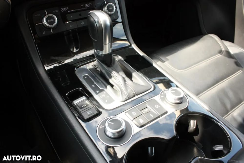 Volkswagen Touareg - 15