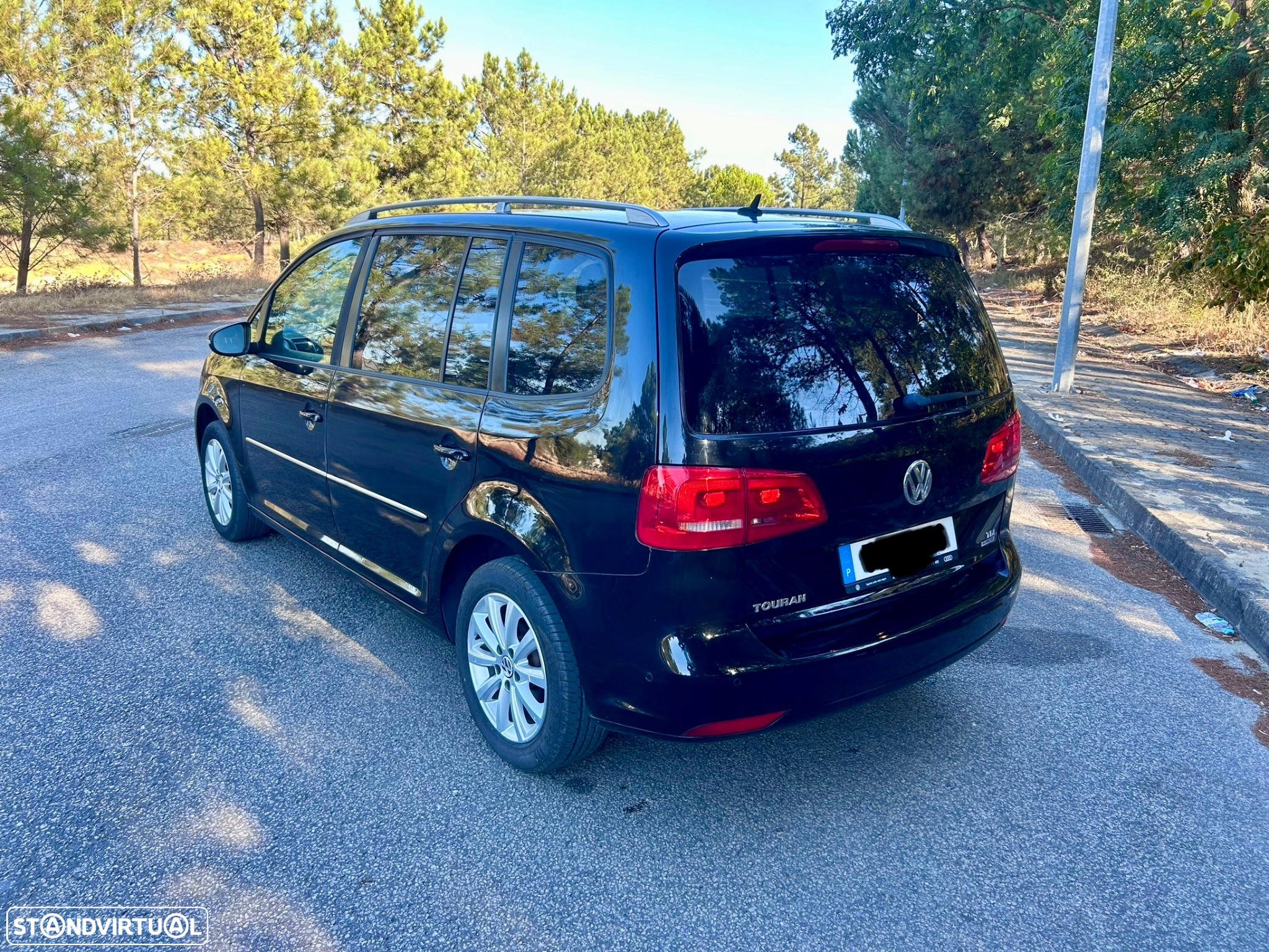 VW Touran 1.6 TDI Blue.Highline 7L - 3