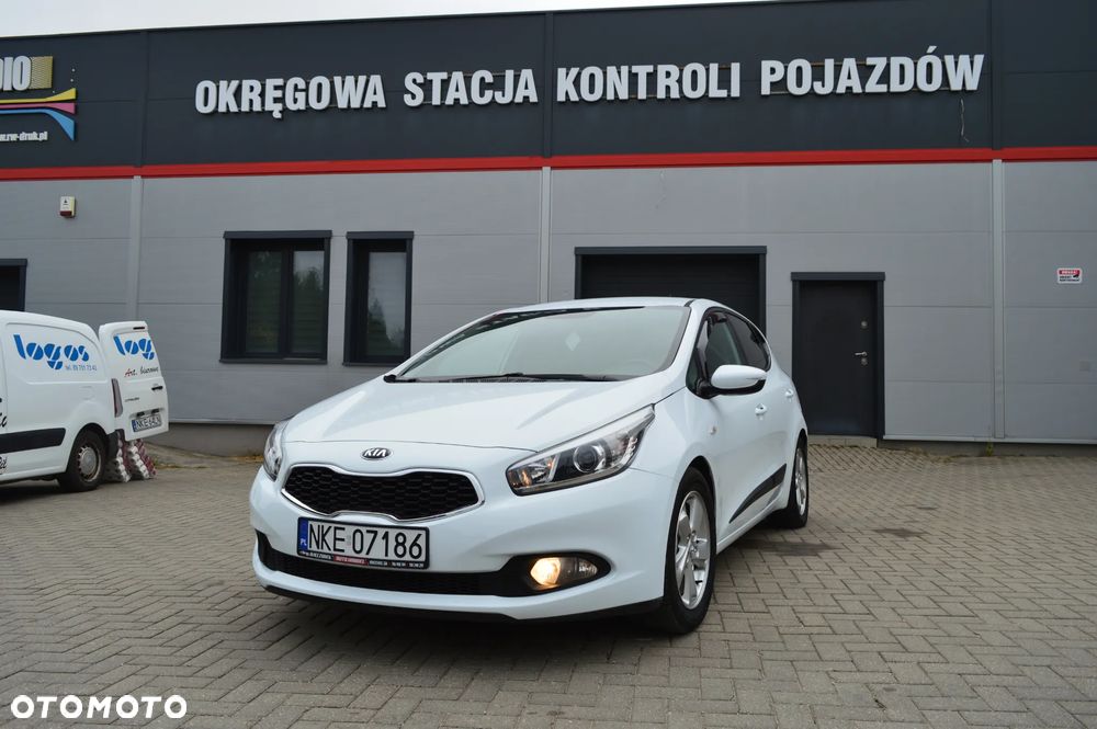 Kia Ceed 2013 photo 2
