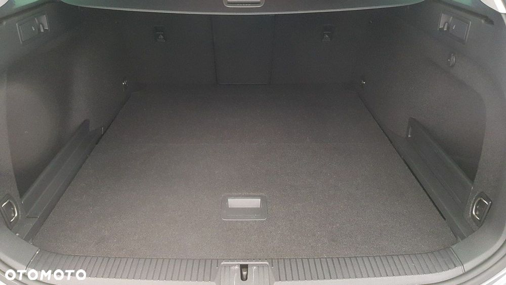 Volkswagen Passat - 19