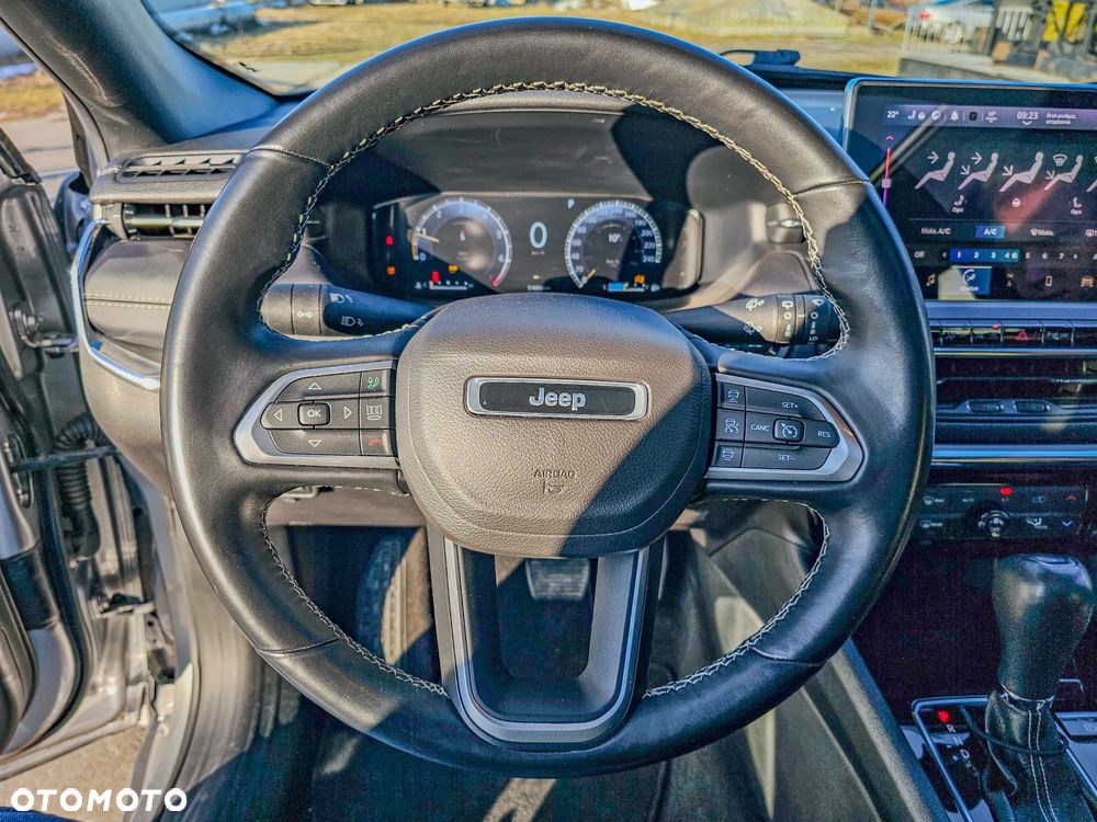Jeep Compass - 35