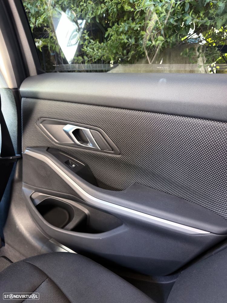 BMW 320 d Line Luxury Auto - 38