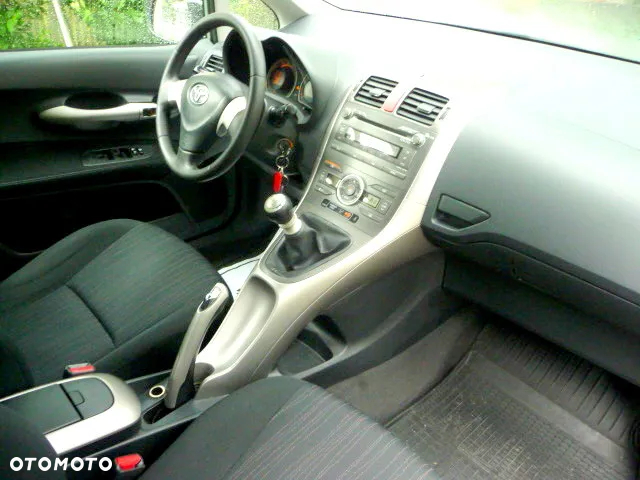 Toyota Auris 1.33 VVT-i Terra Start - 34