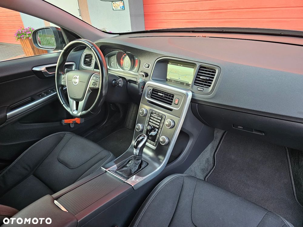 Volvo V60 D4 Drive-E Momentum - 9