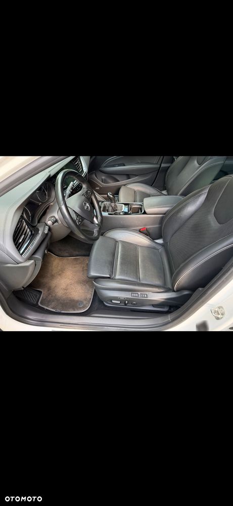 Opel Insignia - 11