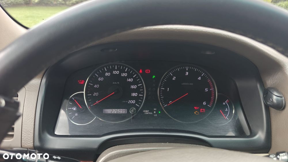 Toyota Land Cruiser - 5