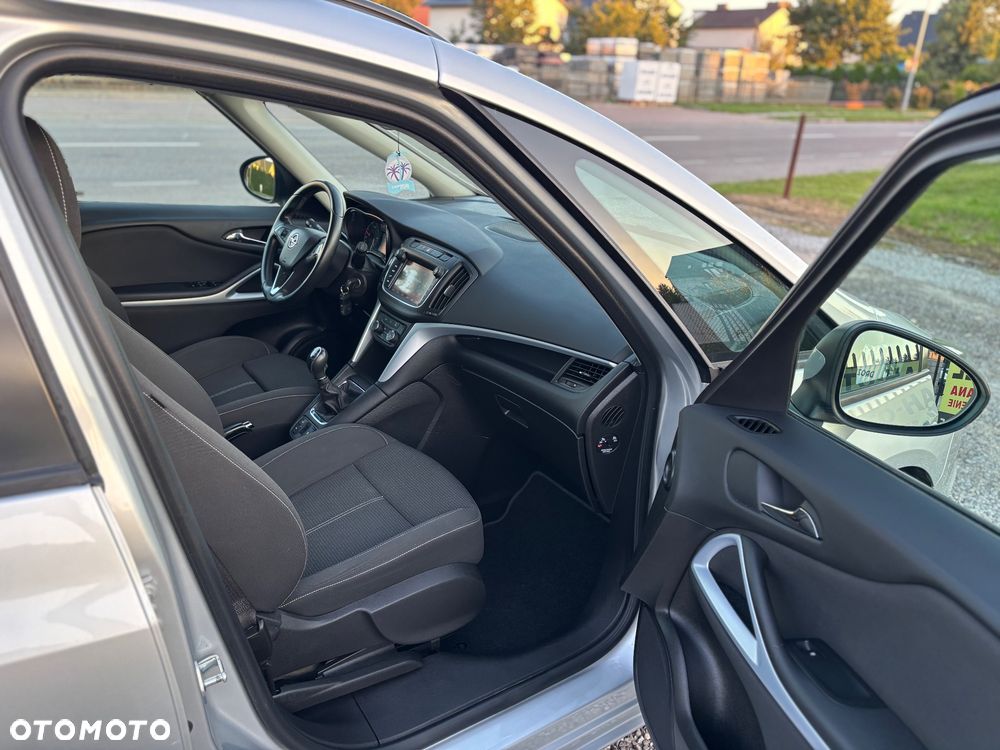 Opel Zafira - 10