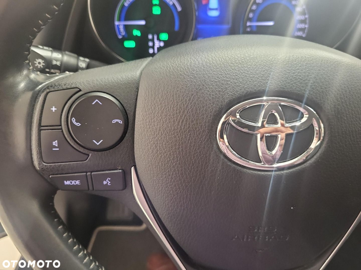 Toyota Auris Hybrid 135 Premium - 12