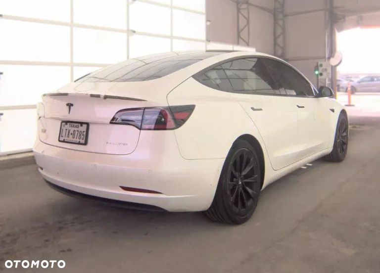 Tesla Model 3 Long Range AWD - 5